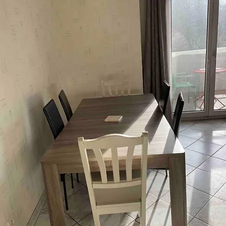 Bel Familial Apartment *